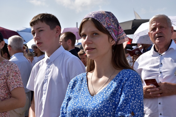 Beatyfikacja rodziny Ulmów w Markowej - pielgrzymi z całej Polski na Mszy św.