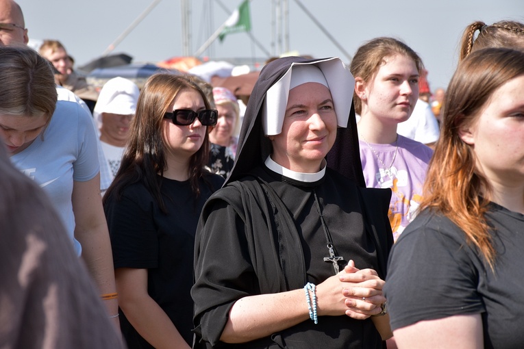 Beatyfikacja rodziny Ulmów w Markowej - pielgrzymi z całej Polski na Mszy św.