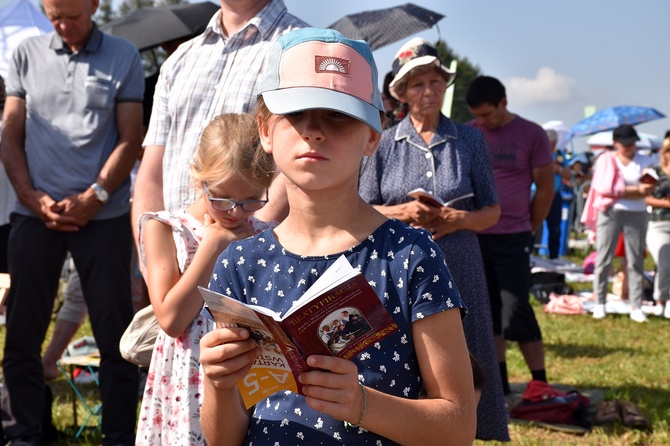 Beatyfikacja rodziny Ulmów w Markowej - pielgrzymi z całej Polski na Mszy św.