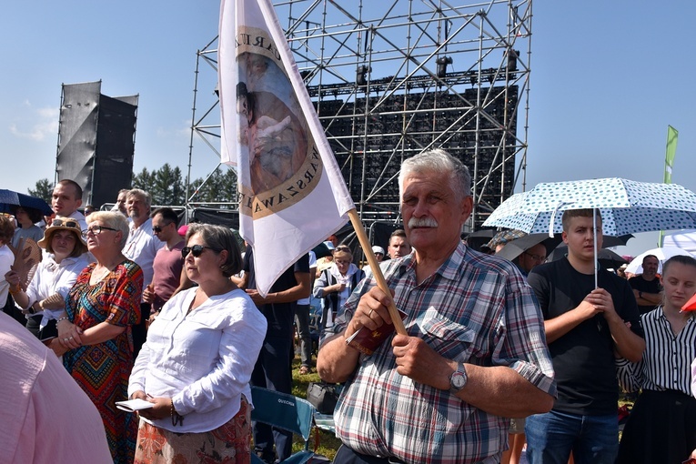 Beatyfikacja rodziny Ulmów w Markowej - pielgrzymi z całej Polski na Mszy św.