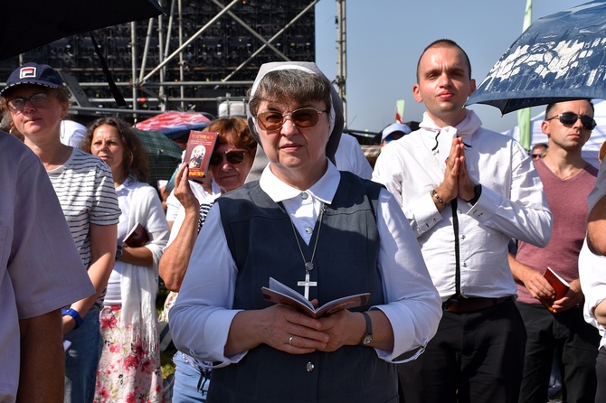 Beatyfikacja rodziny Ulmów w Markowej - pielgrzymi z całej Polski na Mszy św.