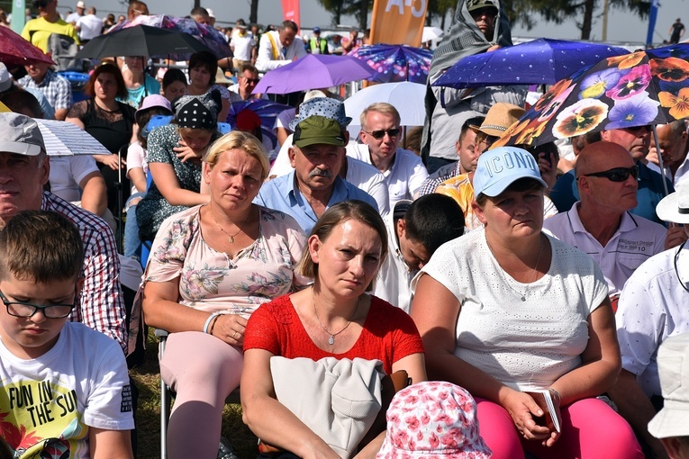 Beatyfikacja rodziny Ulmów w Markowej - pielgrzymi z całej Polski na Mszy św.