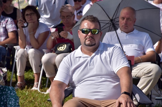 Beatyfikacja rodziny Ulmów w Markowej - pielgrzymi z całej Polski na Mszy św.