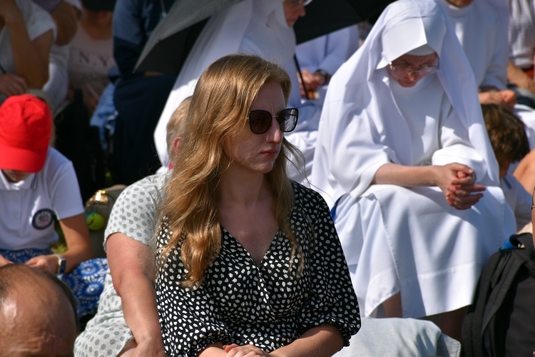 Beatyfikacja rodziny Ulmów w Markowej - pielgrzymi z całej Polski na Mszy św.