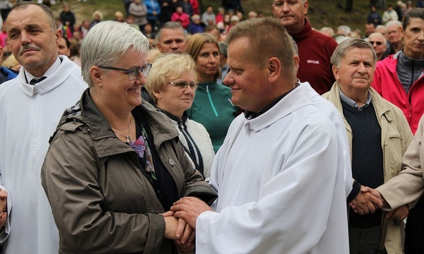 Małżonkowie znów będą mogli uroczyście odnowić swoje przyrzeczenia małżeńskie.