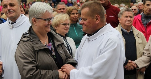 Małżonkowie znów będą mogli uroczyście odnowić swoje przyrzeczenia małżeńskie.