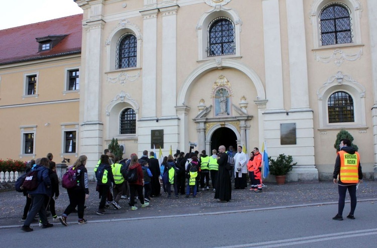 Pielgrzymka młodzieży do Rud