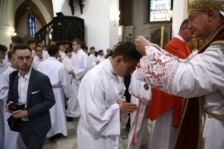 Wręczenie krzyży ceremoniarza