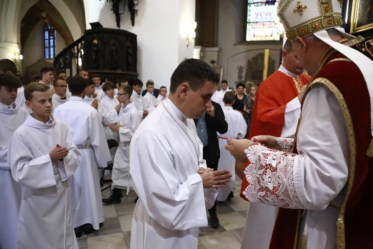 Wręczenie krzyży ceremoniarza