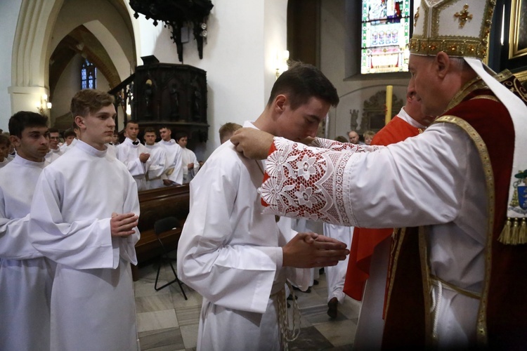 Wręczenie krzyży ceremoniarza