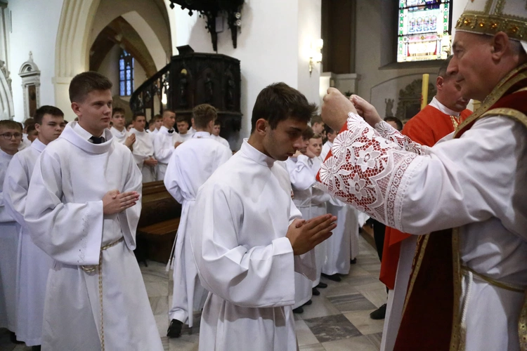 Wręczenie krzyży ceremoniarza
