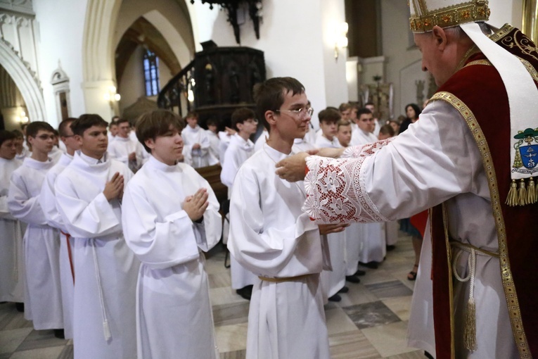Wręczenie krzyży ceremoniarza