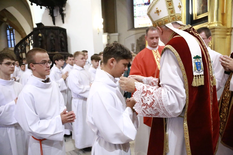 Wręczenie krzyży ceremoniarza