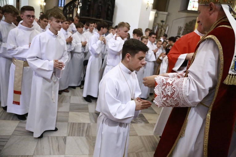 Wręczenie krzyży ceremoniarza