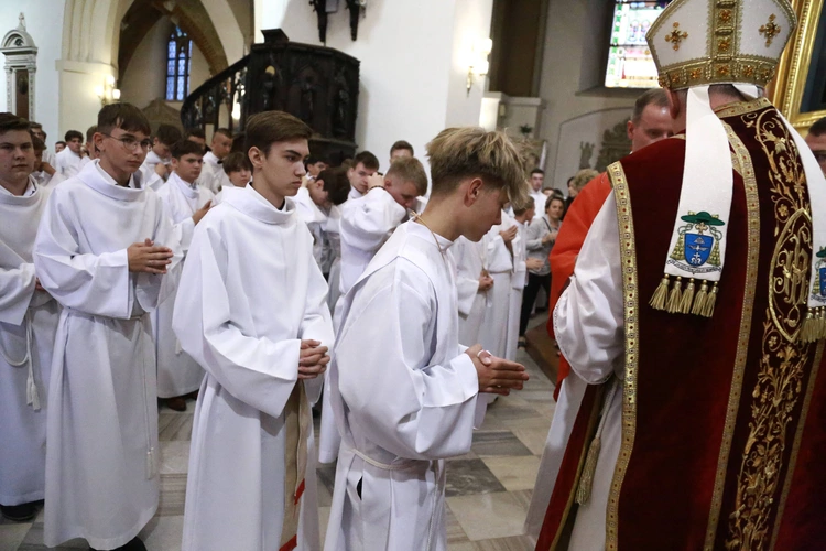 Wręczenie krzyży ceremoniarza