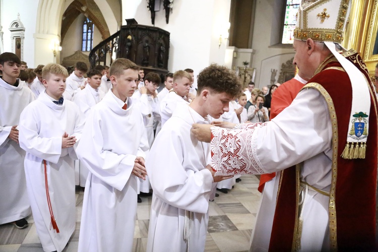 Wręczenie krzyży ceremoniarza