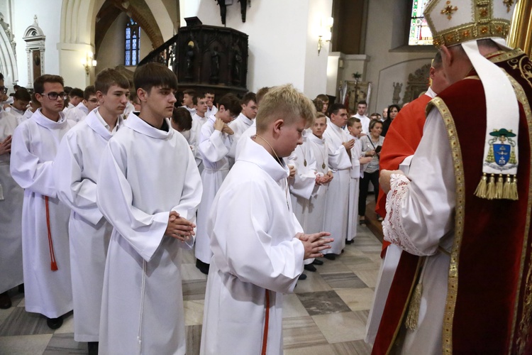 Wręczenie krzyży ceremoniarza