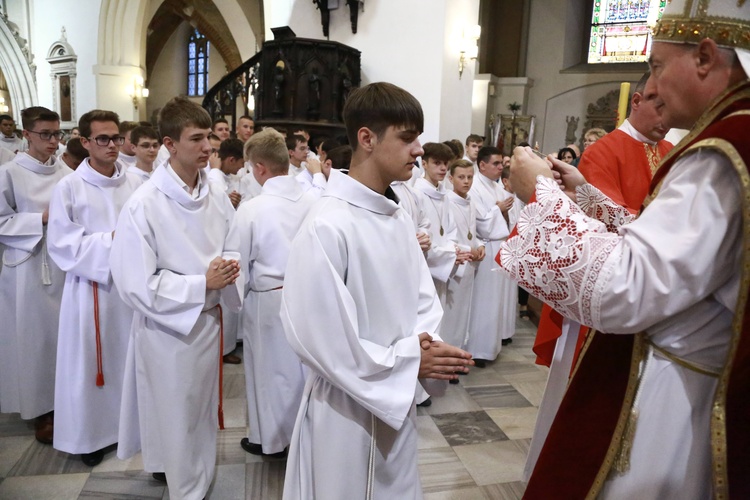 Wręczenie krzyży ceremoniarza