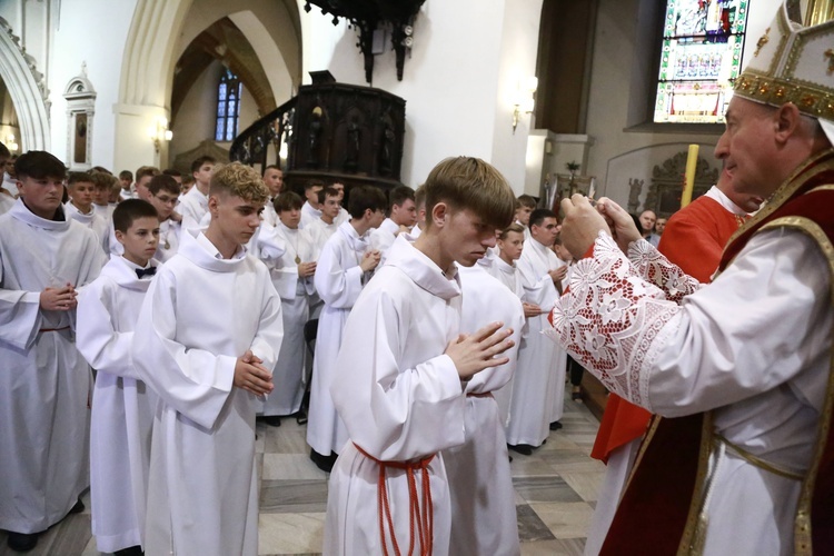 Wręczenie krzyży ceremoniarza