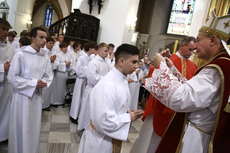 Wręczenie krzyży ceremoniarza