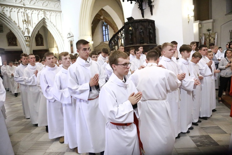 Wręczenie krzyży ceremoniarza