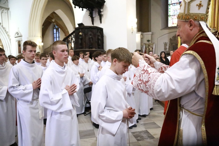 Wręczenie krzyży ceremoniarza