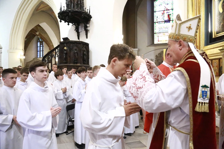 Wręczenie krzyży ceremoniarza