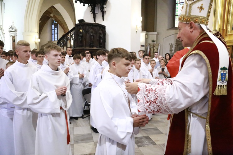 Wręczenie krzyży ceremoniarza