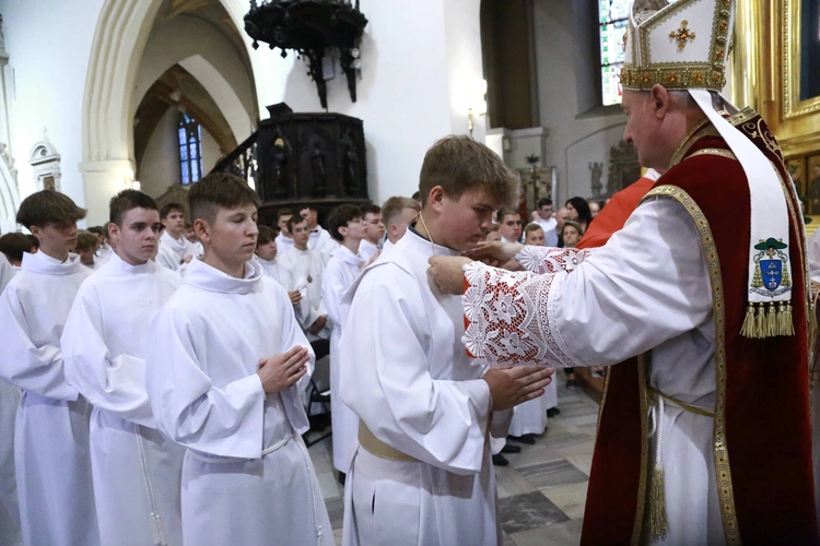 Wręczenie krzyży ceremoniarza
