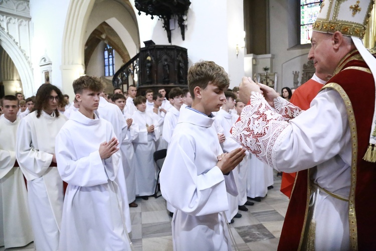 Wręczenie krzyży ceremoniarza