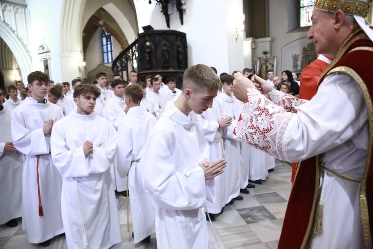 Wręczenie krzyży ceremoniarza