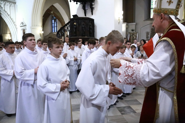 Wręczenie krzyży ceremoniarza