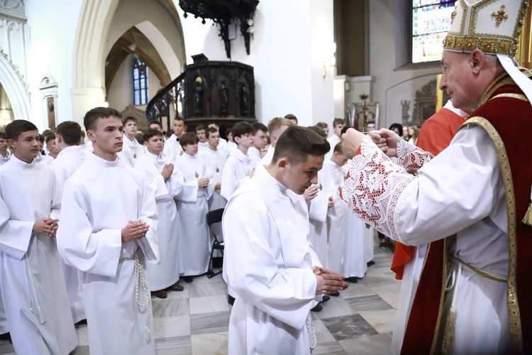 Wręczenie krzyży ceremoniarza