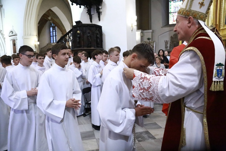 Wręczenie krzyży ceremoniarza