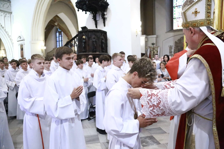 Wręczenie krzyży ceremoniarza