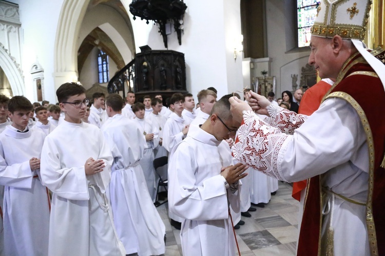 Wręczenie krzyży ceremoniarza