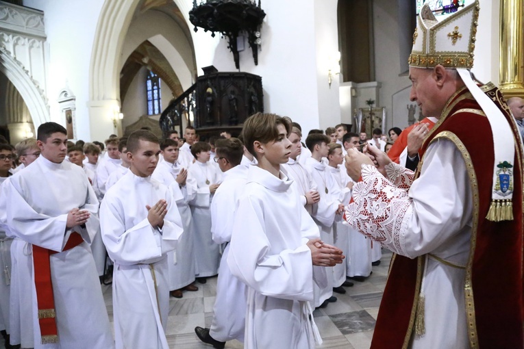 Wręczenie krzyży ceremoniarza