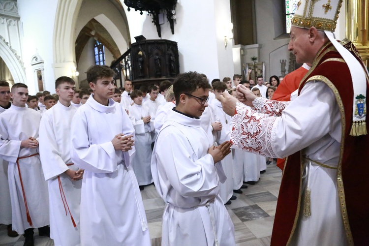 Wręczenie krzyży ceremoniarza