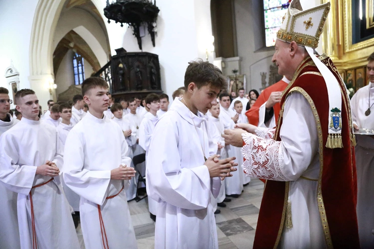 Wręczenie krzyży ceremoniarza