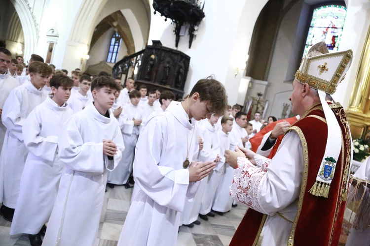 Wręczenie krzyży ceremoniarza