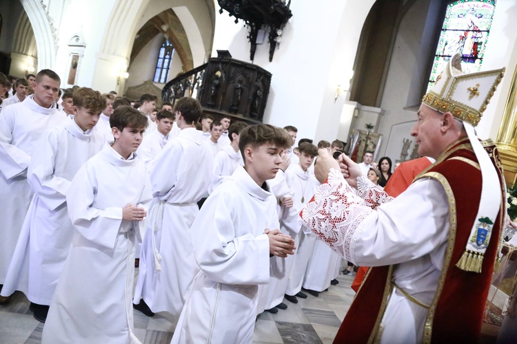 Wręczenie krzyży ceremoniarza