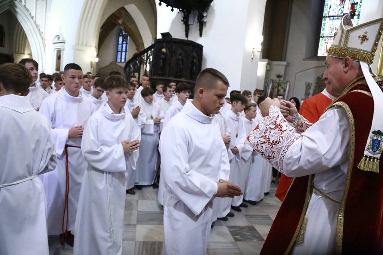 Wręczenie krzyży ceremoniarza
