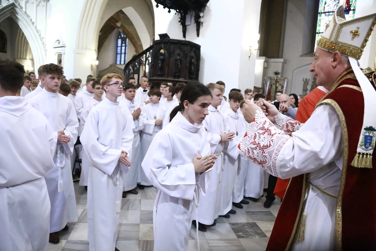 Wręczenie krzyży ceremoniarza