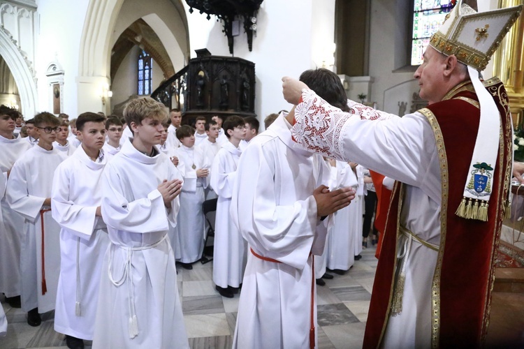 Wręczenie krzyży ceremoniarza