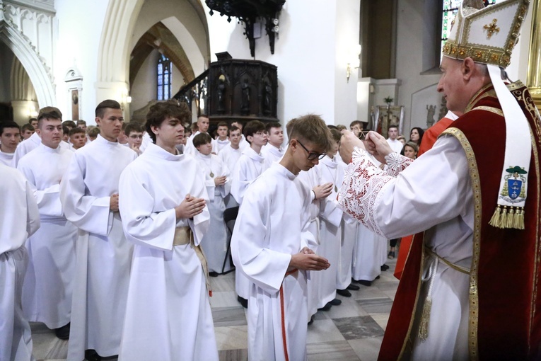 Wręczenie krzyży ceremoniarza