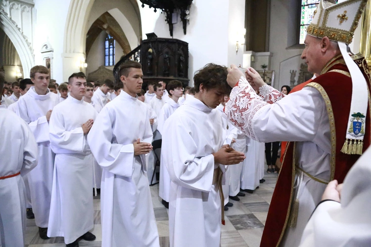 Wręczenie krzyży ceremoniarza