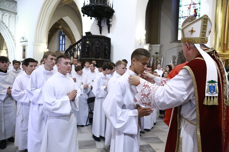 Wręczenie krzyży ceremoniarza
