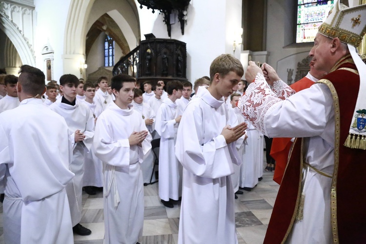 Wręczenie krzyży ceremoniarza
