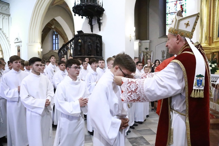 Wręczenie krzyży ceremoniarza
