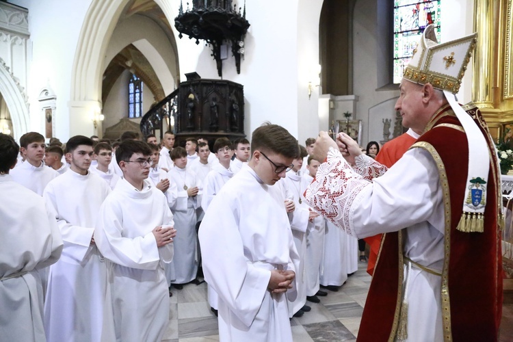 Wręczenie krzyży ceremoniarza